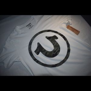 True Religion V neck with tags size medium men’s